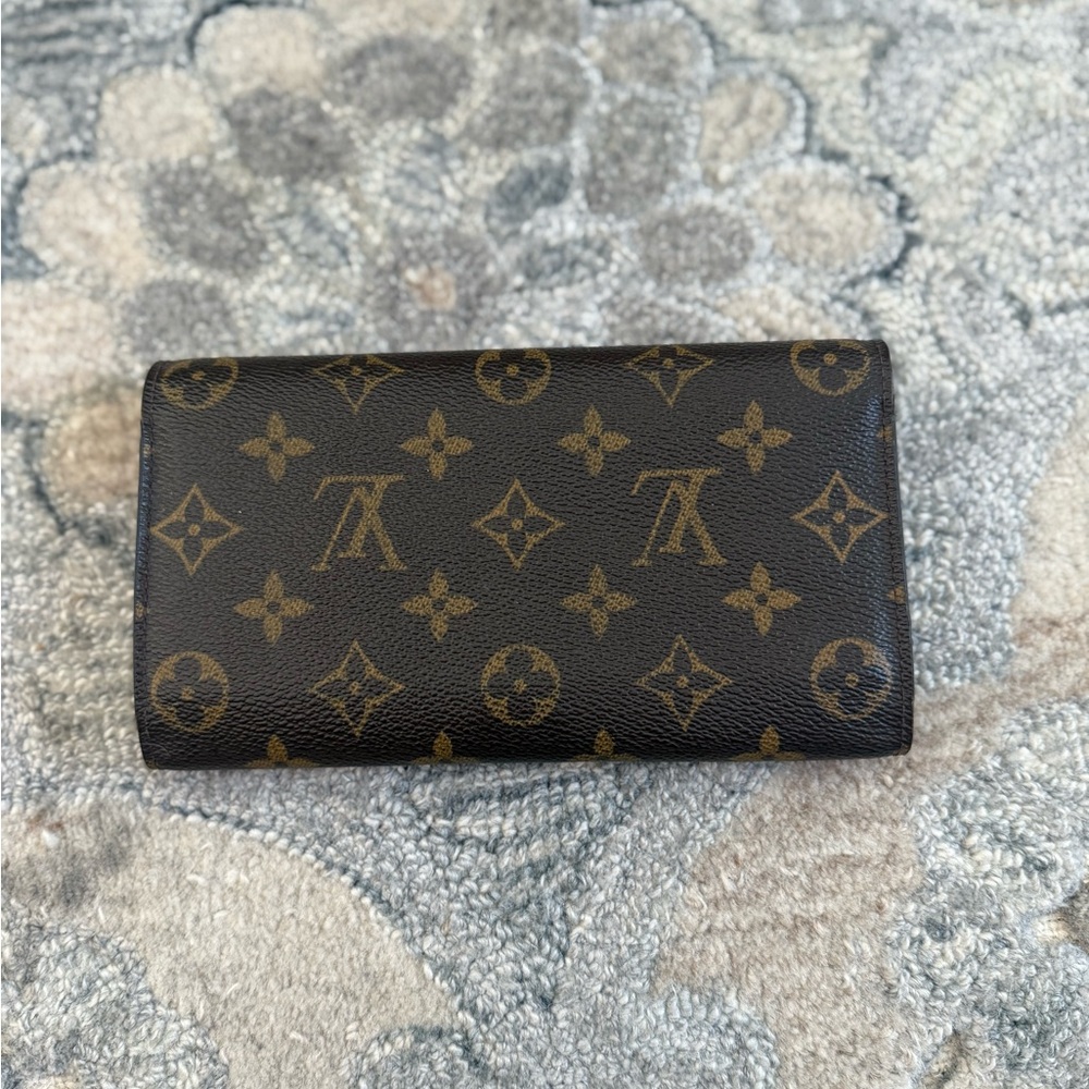 Louis Vuitton Monogram Wallet - Picture 3 of 7